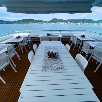 Mandarin Queen Jovanna dining area