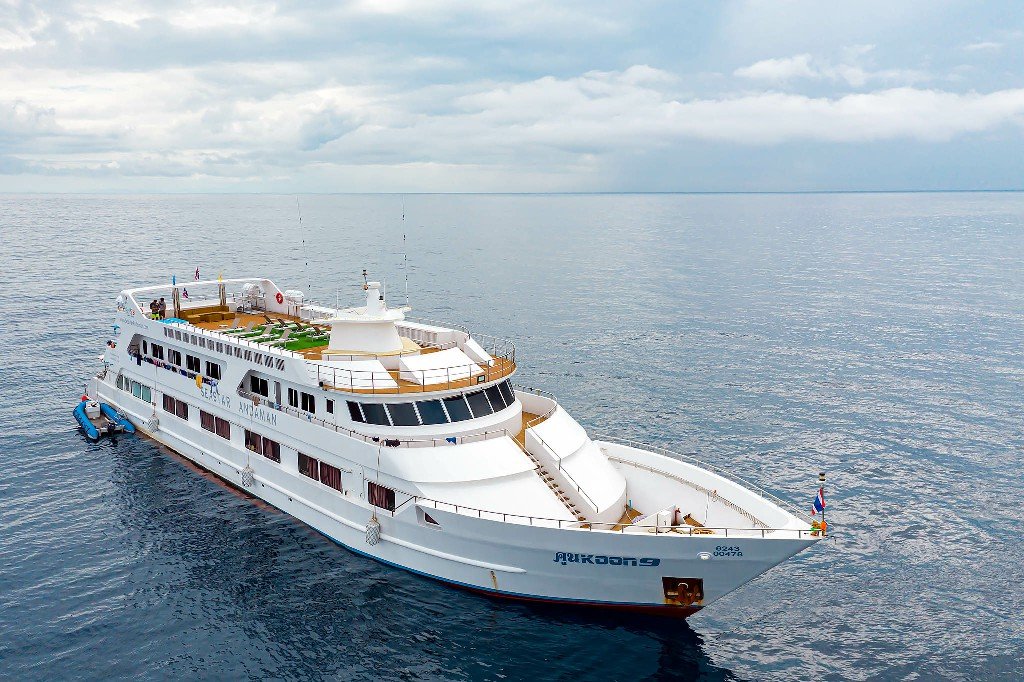 MV Koon Richelieu Rock