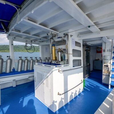 Manta Queen 5 Liveaboard Dive Deck