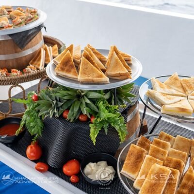 Manta Queen 5 food