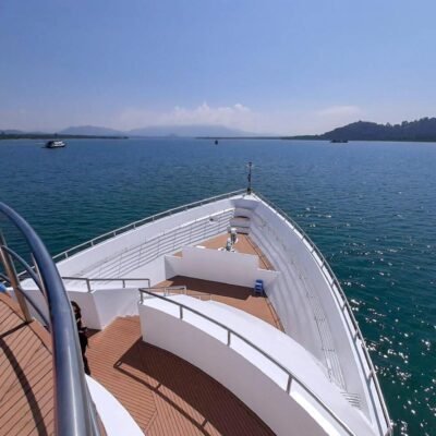 koon 9 boat similan Liveaboards